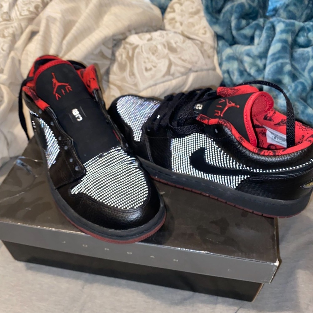 Metallic Varsity Red Jordan 1 Low